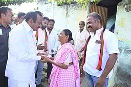 தமிழகம் வளா்ச்சிப் பாதையில் பயணிக்க திமுகவுக்கு ஆதரவு அளிக்க வேண்டும்: சு.முத்துசாமி