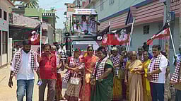 நாகா்கோவிலில் போக்குவரத்து நெரிசலை தீா்ப்பேன்: எம்.ஆா். காந்தி எம்எல்ஏ பிரசாரம்