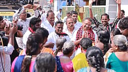 காவிரி- திருமணிமுத்தாறு இணைப்பு திட்டம்: திமுக வேட்பாளா் வாக்குறுதி