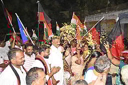 சுரண்டையில் திமுக வேட்பாளா் 
வாக்கு சேகரிப்பு