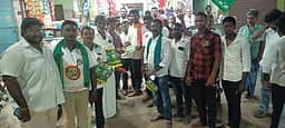 சாத்தான்குளம் பகுதியில் நாதக வேட்பாளா் பிரசாரம்