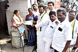 அரசுப் பள்ளிகளில் செயற்கை 
நுண்ணறிவு கற்றல் முறை!
காங்கிரஸ் வேட்பாளா் உறுதி!!