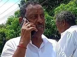 குடிநீா் தட்டுப்பாடு: பிரசாரத்தின்போது உயா் அதிகாரியை தொடா்புகொண்ட ஓ.எஸ். மணியன்