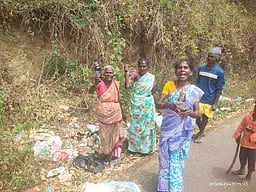 மது விற்பனையைத் தடை செய்யும் கட்சிக்கு வாக்களிப்போம்: பழங்குடியின பெண்கள்