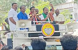 குடியாத்தம் தேமுதிக வேட்பாளா் வாக்கு சேகரிப்பு