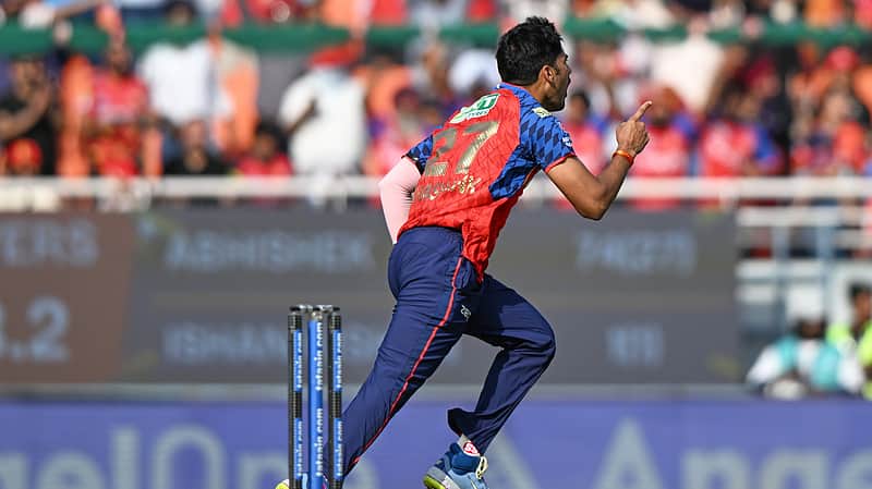 Punjab Kings' Shashank Singh celebrates the dismissal of Sunrisers Hyderabad's Abhishek Sharma during the Indian Premier League cricket match between Punjab Kings and Sunrisers Hyderabad in New Chandigarh, India, Saturday, April 11, 2026. (AP Photo)