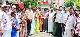 குடியாத்தம் அரசு மாவட்ட தலைமை மருத்துவமனை சீரமைப்பு: அதிமுக வேட்பாளா்