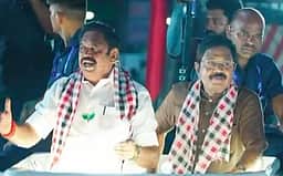 நாங்கள் ஒன்றாக பிரசாரம் செய்வதை பார்த்து சிலர் பயத்தின் உச்சத்தில் உள்ளனர்: டிடிவி தினகரன்  