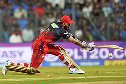 ஆர்சிபி சூப்பர் தொடக்கம்... மும்பைக்கு 241 ரன்கள் இலக்கு!