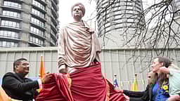 அமெரிக்காவில் முதல்முறையாக
விவேகானந்தரின் முழு உருவச் சிலை திறப்பு!