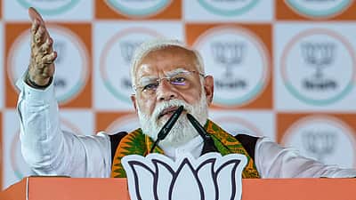 நாட்டை துண்டிக்க முயலும்
சமூக விரோத குழுக்களுக்கு திரிணமூல் ஆதரவு! பிரதமா் மோடி குற்றச்சாட்டு!
