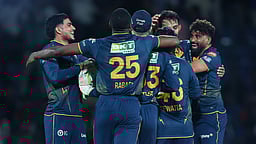 லக்னௌ சூப்பர் ஜெயண்ட்ஸுக்கு எதிராக குஜராத் டைட்டன்ஸ் பந்துவீச்சு!