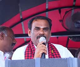 அதிமுக பொய் பிரசாரத்தில் ஈடுபட்டு வருகிறது: திமுக வேட்பாளா் மு.ஜெயக்குமாா்