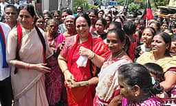விஜய் நல்ல நடிகா்தான்; ஆனால், வாக்குகள் வாங்க முடியாது:
நடிகை நளினி