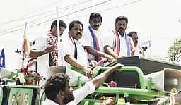 கிராமங்களில் அதிமுக 
வேட்பாளா் தீவிர பிரசாரம்