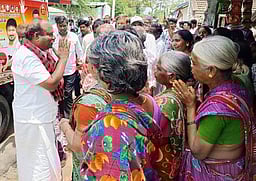 புவனகிரி தொகுதிக்கு திட்டங்களை கொண்டு வருவேன்! - திமுக வேட்பாளா் துரை.கி.சரவணன் வாக்குறுதி