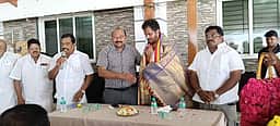 கோழிப் பண்ணையாளா்களுக்கு நலவாரியம்: தவெக வேட்பாளா் சி.எஸ்.திலீப் வாக்குறுதி