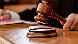 வாக்காளா்களுக்குப் பணம் கொடுக்க முயன்றதாக 2 போ் மீது வழக்கு! புதுச்சேரி போலீஸாா் நடவடிக்கை!