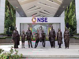 பங்குச்சந்தை: சென்செக்ஸ் 753, நிஃப்டி 211 புள்ளிகள் உயர்வு!