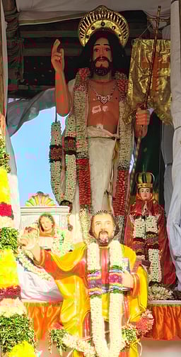 மலையடிப்பட்டி பேராலயத் திருவிழாவில் பெரிய தேரோட்டம்