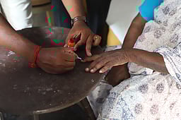 சென்னை வாக்காளர்கள் கவனத்திற்கு! ஏப்ரல் 16 முதல் தபால் வாக்குப்பதிவு