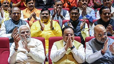 ஏப்.16 முதல் நாடாளுமன்ற சிறப்பு அமா்வு! பாஜக எம்.பி.க்கள் தவறாமல் பங்கேற்க கொறடா உத்தரவு!