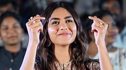 நடிகருடன் திருமணம்... தயாரிப்பாளர் பேச்சால் வெட்கப்பட்ட மிருணாள்!