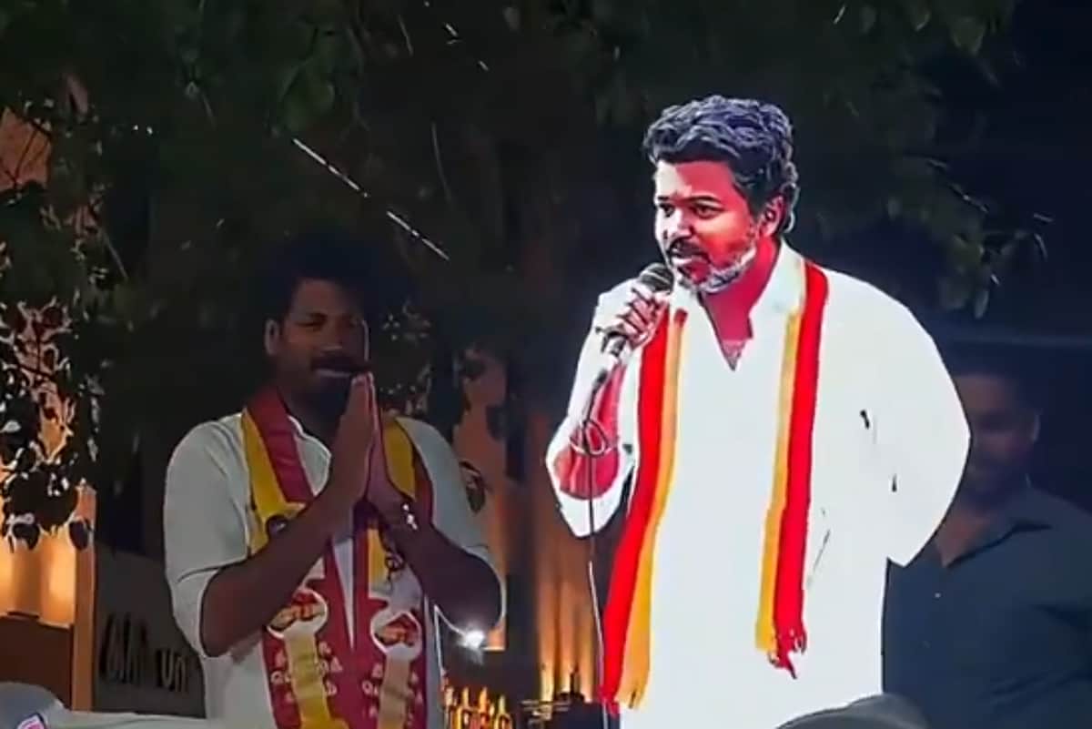 ஹலோகிராமில் விஜய் உருவம்... தவெக வேட்பாளர் நூதன பிரசாரம்!