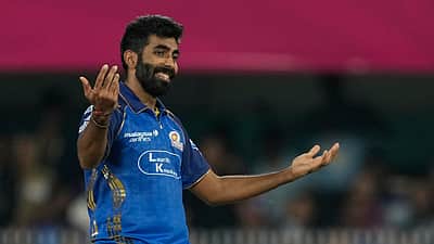 மும்பை இந்தியன்ஸ் பும்ராவை அதிகம் நம்பியிருக்கக் கூடாது: டு பிளெஸ்ஸிஸ்