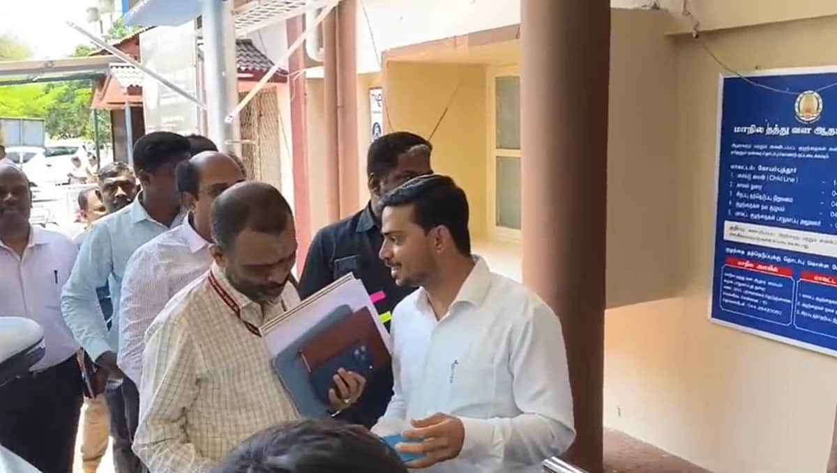 100% வாக்குப் பதிவு: கோவையில் இந்திய துணை தேர்தல் ஆணையர் ஆய்வுக் கூட்டம்