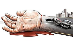 மண்டபம் அருகே பைக்குகள் மோதல்: சிறுமி உள்பட மூவா் உயிரிழப்பு