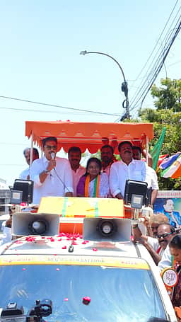 திமுகவால் நல்லாட்சி அளிக்க முடியாது - சரத்குமாா்