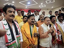 தே.ஜ. கூட்டணி வேட்பாளா்களுக்கு
சௌராஷ்டிர முன்னேற்றக் கழகம் ஆதரவு