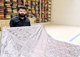 கம்பளி நூலில் பட்டுச்சேலை காஞ்சிபுரத்தில் அறிமுகம்!