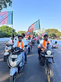பிரசார களத்தில் வானதி சீனிவாசனின் மகன்கள்
