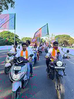 பிரசார களத்தில் வானதி சீனிவாசனின் மகன்கள்