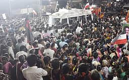 வெற்று வாக்குறுதிகளால் மக்களை ஏமாற்றும் திமுக, அதிமுக: வி.கே.சசிகலா