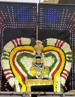 சிறப்பு அலங்காரத்தில்...