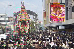 வெக்காளியம்மன் கோயிலில் சித்திரைத் தேரோட்டம்