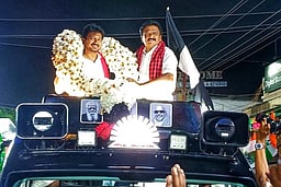 தில்லி அணியை நாம் வீழ்த்த வேண்டும்: உதயநிதி ஸ்டாலின்