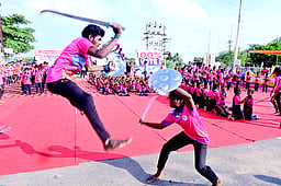 தற்காப்புக் கலையில் உலக சாதனை