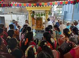தமிழ்ப் புத்தாண்டு பிறப்பு: கோயில்களில் சிறப்பு வழிபாடு