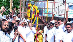 அம்பேத்கா் சிலைக்கு
மாலை அணிவித்து மரியாதை