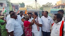 விவசாயிகளின் நலனை பாதுகாக்க அதிமுகவுக்கு வாக்கு கோரி பிரசாரம்