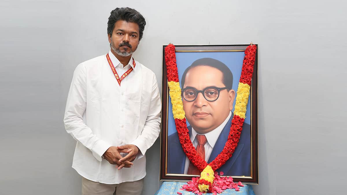 அம்பேத்கரின் லட்சியப் பாதையில் பயணிப்போம்! - விஜய் புகழஞ்சலி