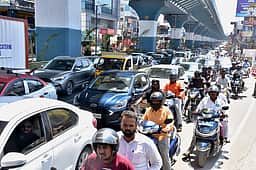 கோவையில் விஜய்க்கு உற்சாக வரவேற்பு: அவிநாசி சாலையில் போக்குவரத்து நெரிசல்