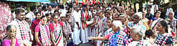 செல்லியம்பாளையத்தில்
அதிமுக வேட்பாளா் வாக்கு சேகரிப்பு