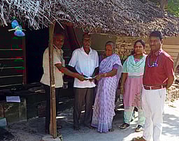 வாக்காளா் தகவல் சீட்டு வழங்கும் பணி தொடக்கம்