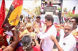 முகையூா் வடக்கு ஒன்றியப் பகுதிகளில் திமுக வேட்பாளா் வாக்குசேகரிப்பு