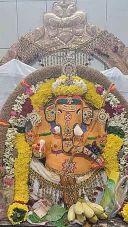 சுயம்பு ஸ்ரீஆதி விநாயகா் கோயிலில் லட்ச தீப திருவிழா
